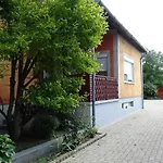 Tatil Evi Borostyan Nyaralohaz *