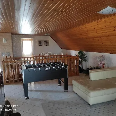 Borostyan Nyaralohaz Balatonboglar