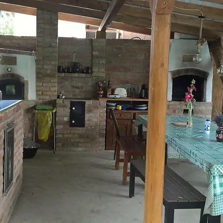 Holiday home Borostyan Nyaralohaz *
