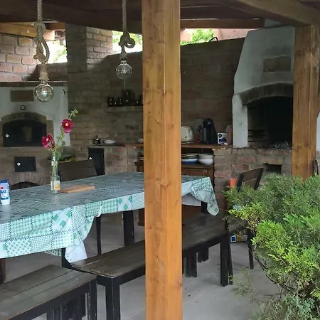 Borostyan Nyaralohaz Holiday home *
